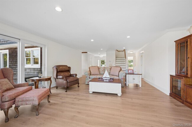 Photo - 23 Whiting Rd