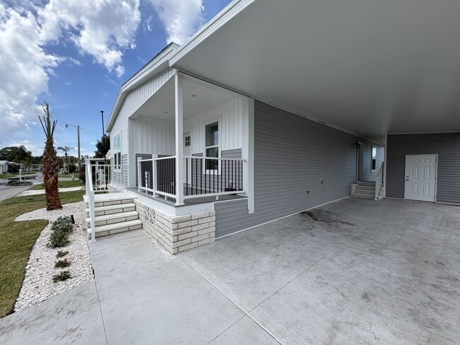 Photo - 3715 Edam St