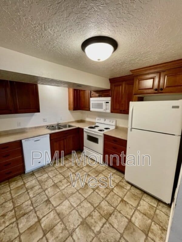 Building Photo - 2007 Nevada Cir Rental