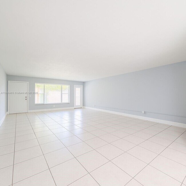 Photo - 1885 NE 121st St Unidad 3