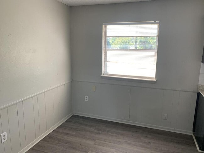 Photo - 9432 NE 14th St