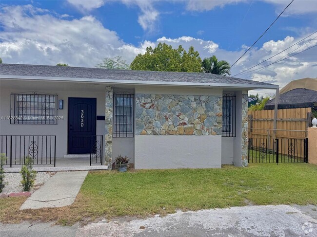 Building Photo - 3630 SW 87th Ave Unit 3630 Rental