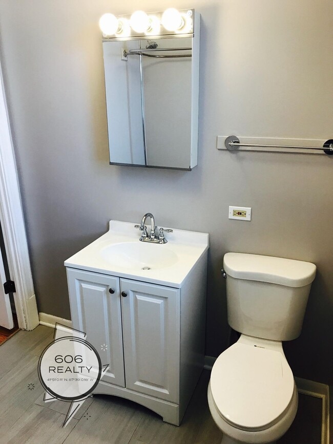 Photo - Old Irving Park Apts for Rent! Unit 3932-3C