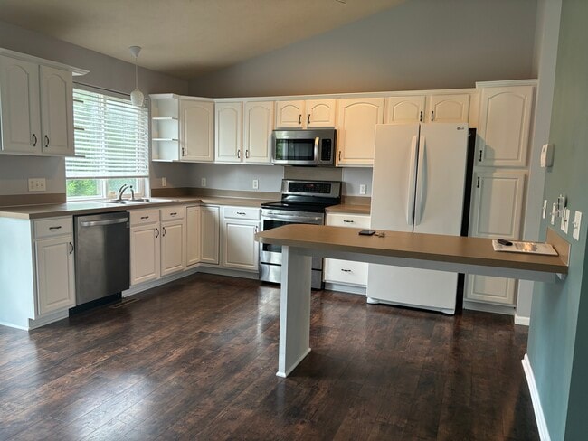 Photo - 817 Lake Vista Dr