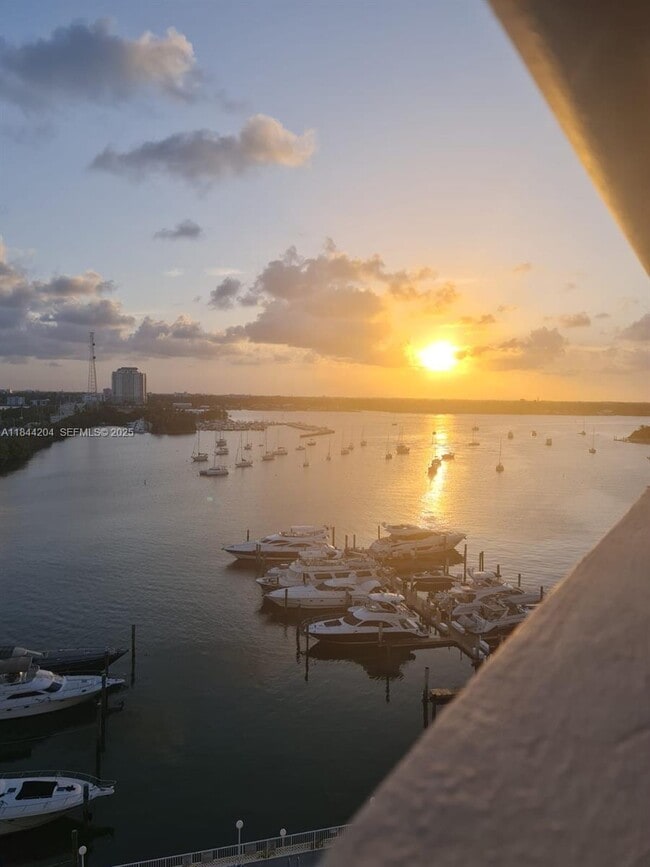 Building Photo - 7904 West Dr Unit 1008