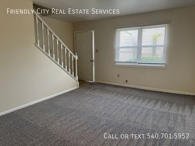 Photo - 421 S Main St