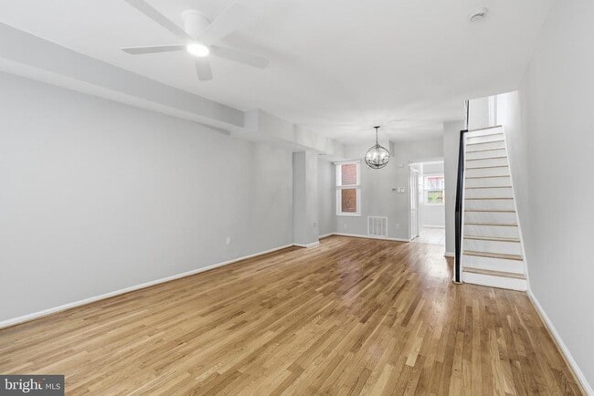 Photo - 1230 Wylie St NE