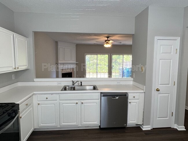 Photo - 1030 Kilmington Ct