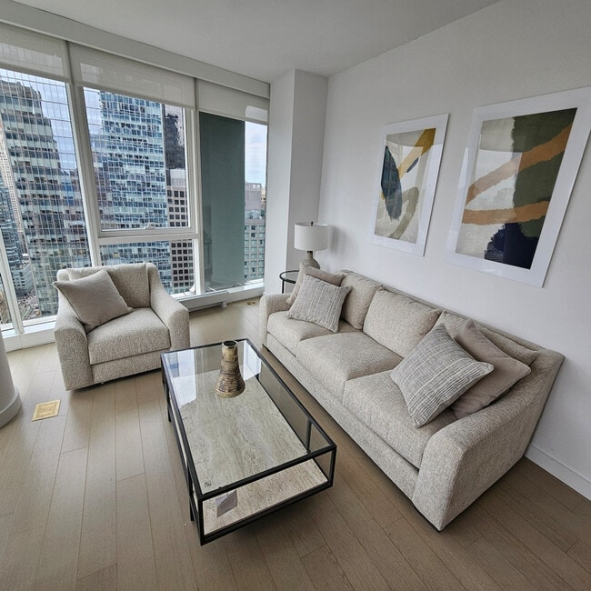 Building Photo - 1626 Broadway-SI ID1461706P