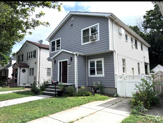 Building Photo - 83-15-83243 243rd St Rental