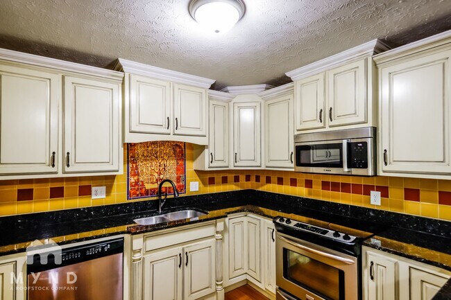 Photo - 2528 Carmel Rd