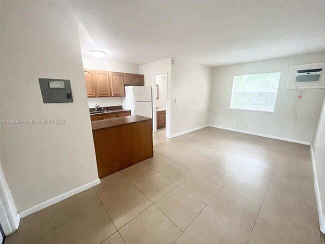 Photo - 116 NE 9th St Unidad 3