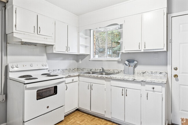 2BR, 1.5BA - 800SF - Kitchen