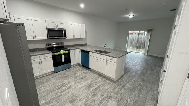 Photo - 4949 Ives Ave