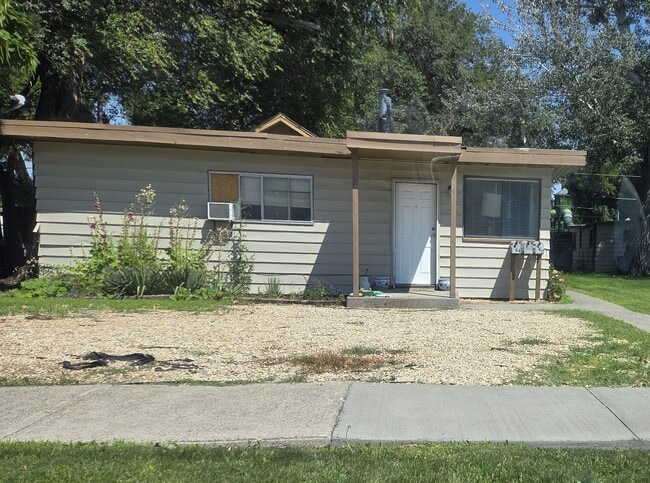 Building Photo - 444 N 9th E