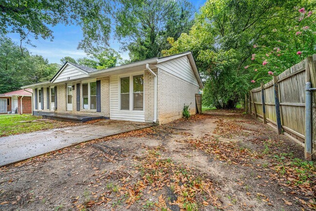 Photo - 128 Alexander Ct
