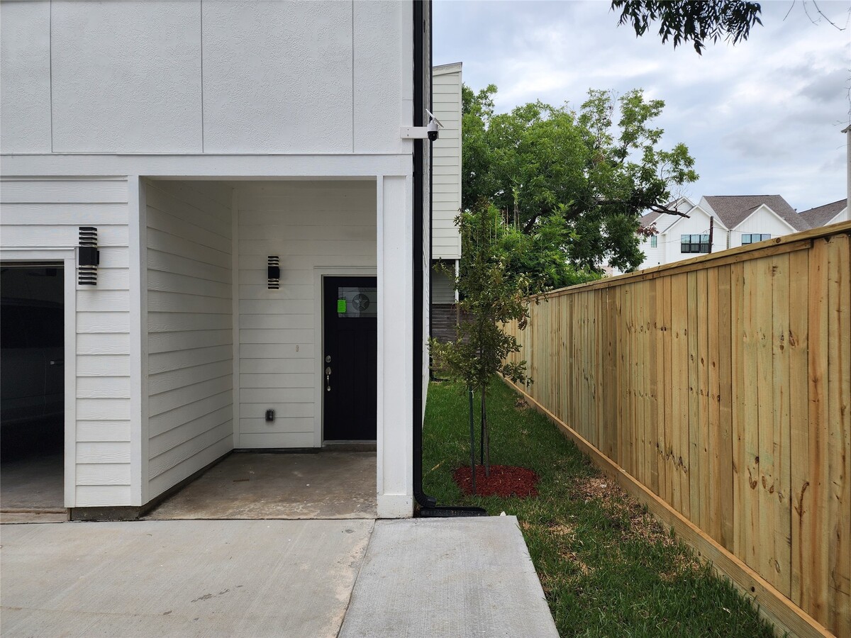 Photo - 3405 St Emanuel St