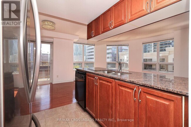 Photo - 350 Princess Royal Dr Unit 703