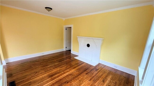 Photo - 403 E Elm St