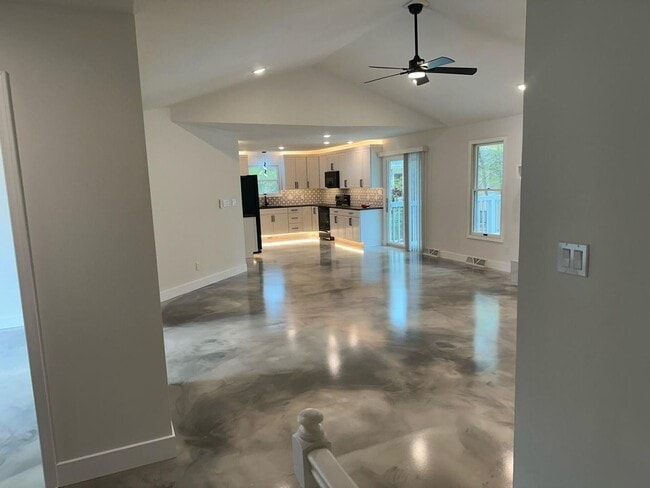 Photo - 5 Bed 4 Bath Home fenced yard