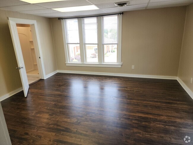 Building Photo - 102 Vermillion St Unit B Upstairs Rental