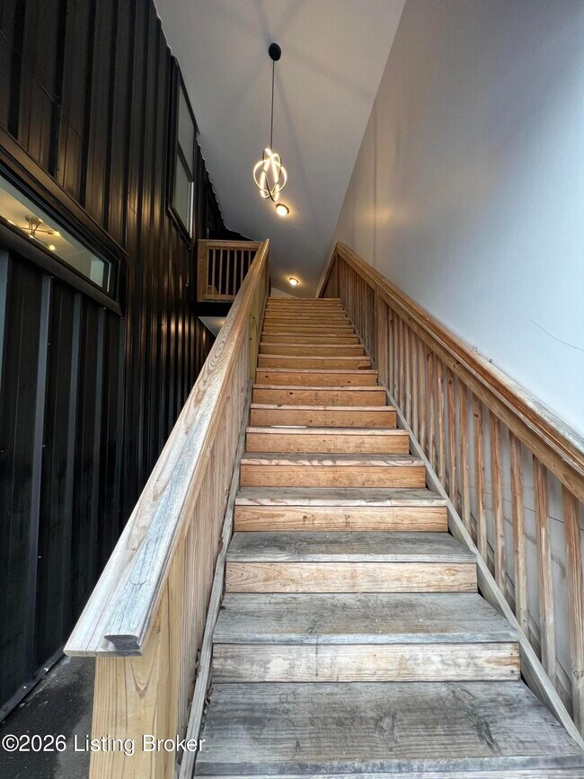 Building Photo - 1110 Logan St Unit B