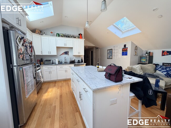 Photo - 18 Murdock St Unit 10