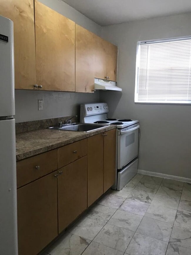 Building Photo - 2 Bedroom in Miami on NW 2nd Ct Unit 1805-304