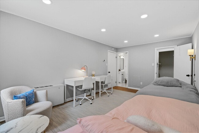 Photo - 4545 MacArthur Blvd NW Unit SI FL1-ID1539664P