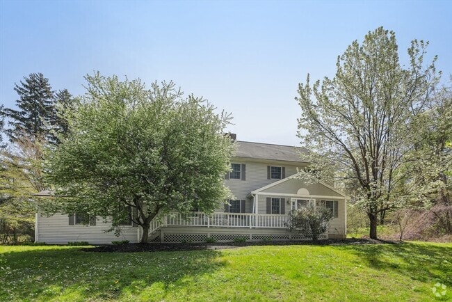 Building Photo - 89 Brush Hill Rd Rental
