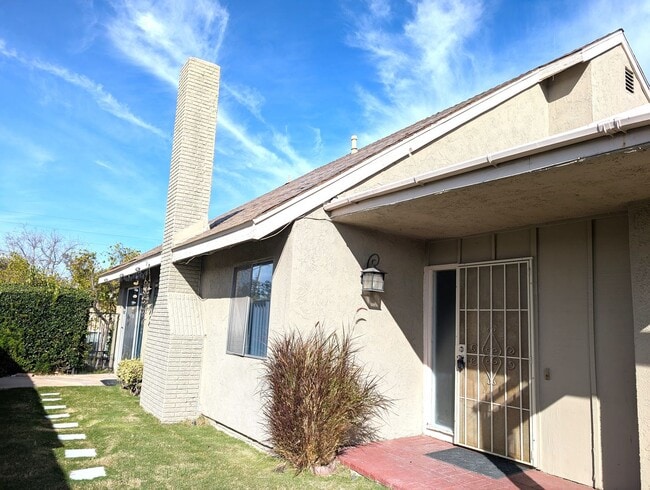 Photo - 2 Stories SFR - 4 Bedrooms + 2 Baths.  AVAILABLE NOW!