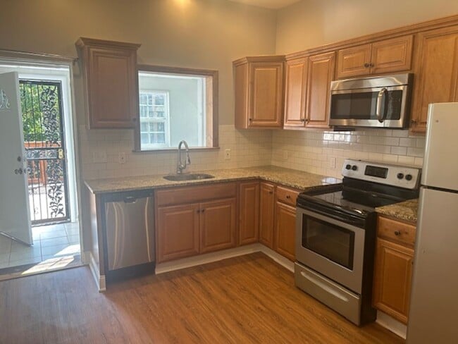 Building Photo - 415 S Atlantic Ave Unit Apt 1