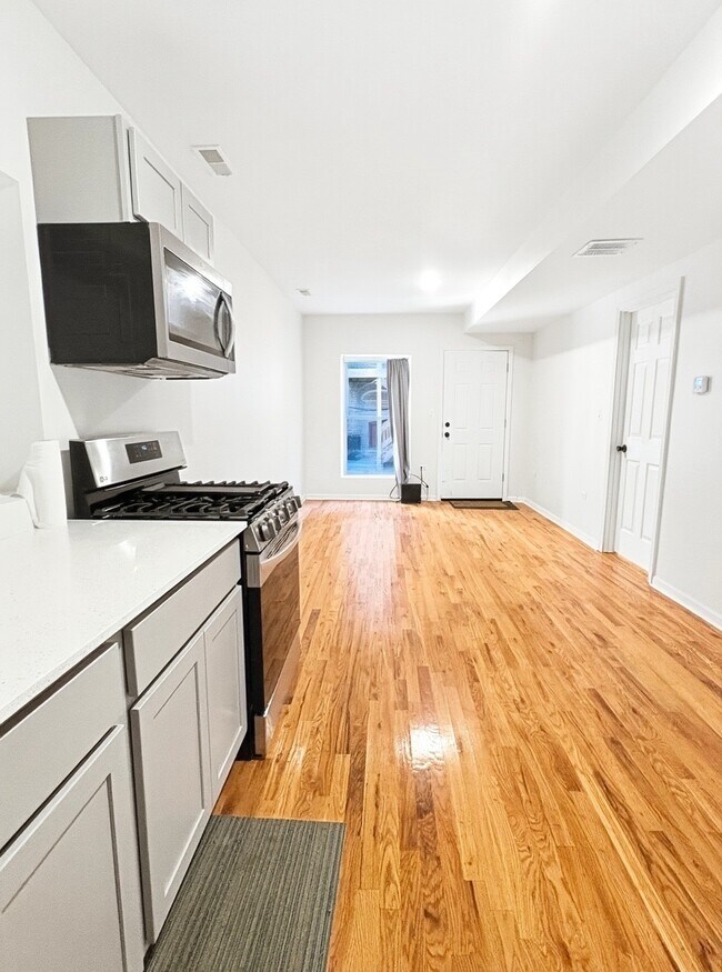 Photo - 1637 W 18th St Unit 1R