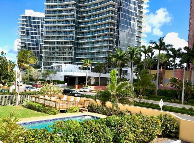 Photo - 2121 N Ocean Blvd Unidad Eastside Gem