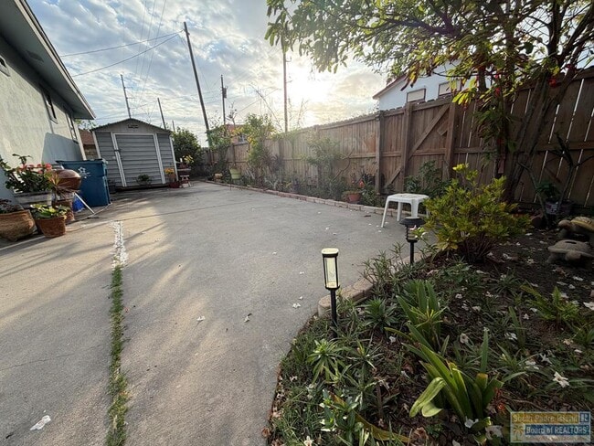 Photo - 121 E Madison St