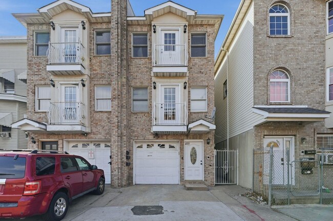 Building Photo - 499 Ocean Ave Unit 1