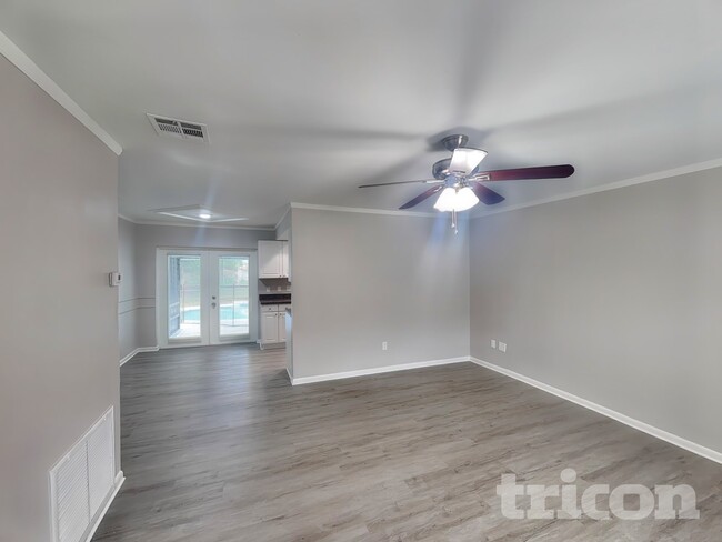 Photo - 120 N Alderwood St