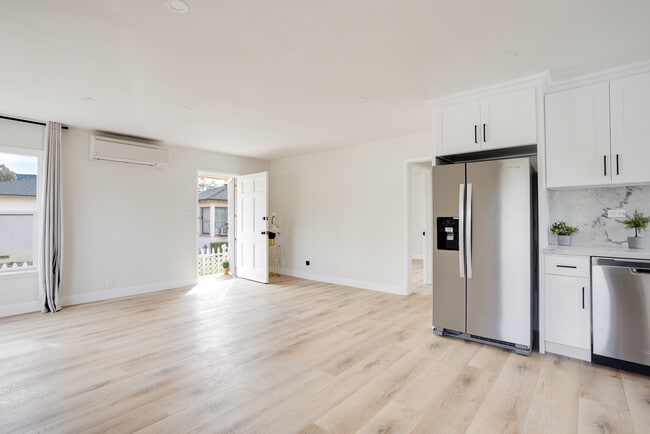 Photo - 617 N Rosemary Ln Unidad 617