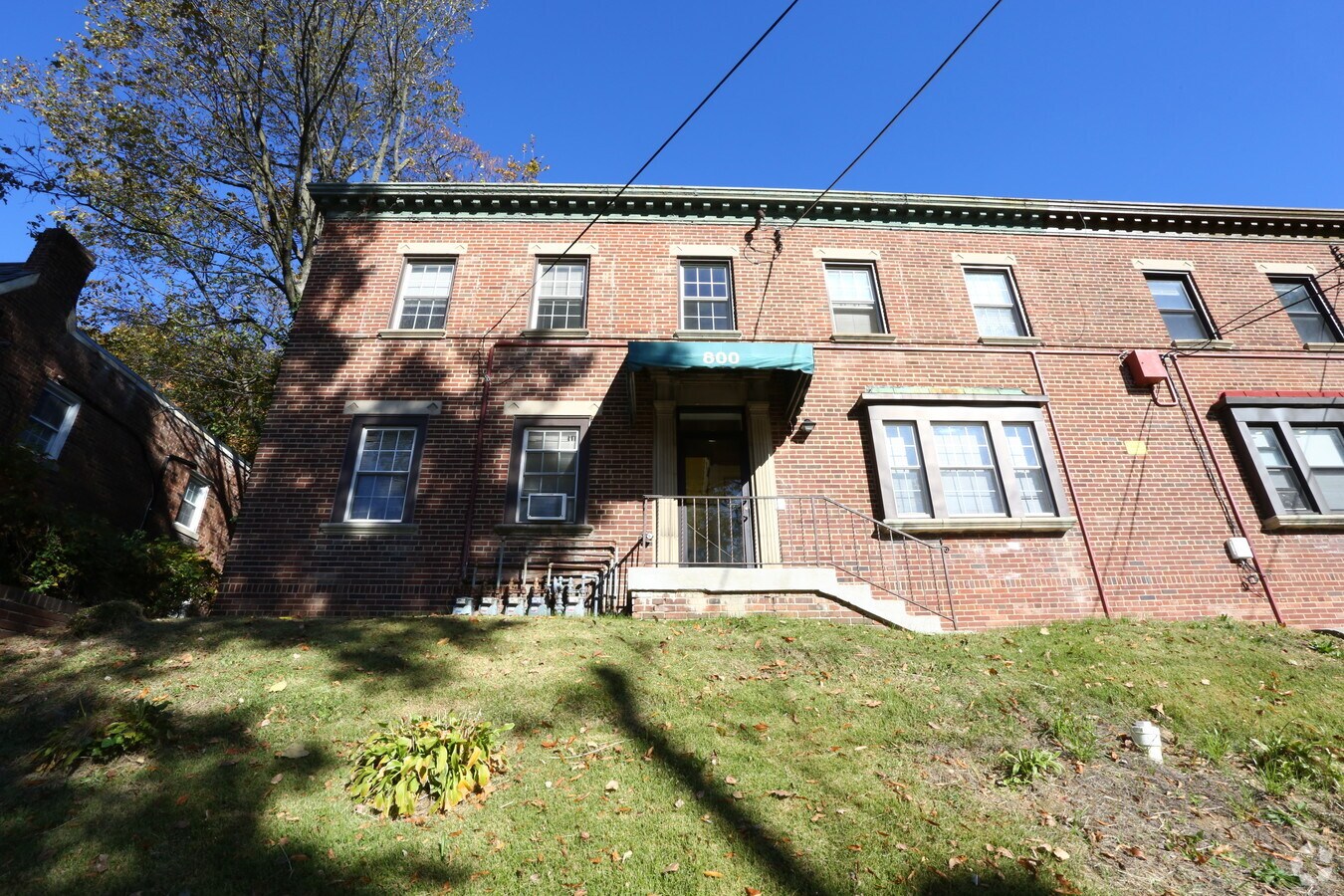 Photo - 800 Taylor St NE