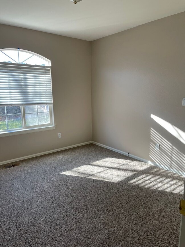 Photo - 66 Wild Rose Dr