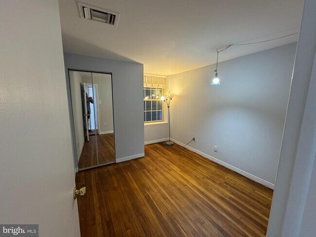 Photo - 2135 Walnut St Unit 401