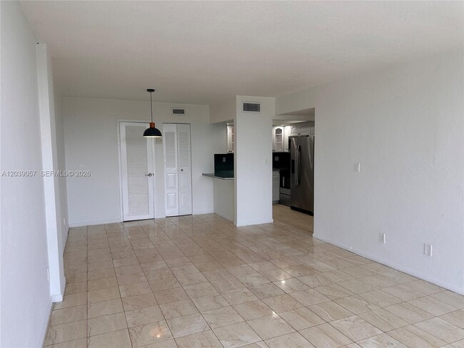 Photo - 2715 Tigertail Ave Unit 506