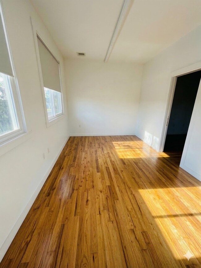 Photo - 148 71st St Unidad 2