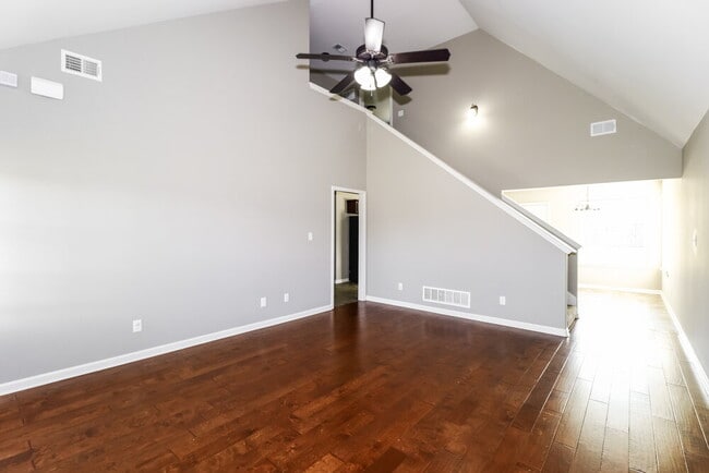9093 Tremont Dr