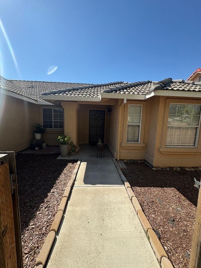 AVAILABLE NOW– Beautiful & Spacious 4 Bedroom Home! - AVAILABLE NOW– Beautiful & Spacious 4 Bedroom Home!