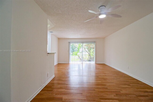 Photo - 3453 NW 44th St Unit 105