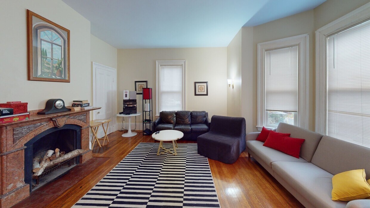 Photo - Private bedroom in 5 bed/2 bath Home