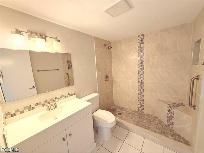 Photo - 4923 Vincennes Ct Unit 3