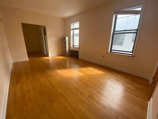 Photo - 8302 6th Ave