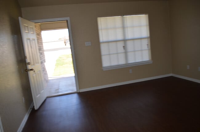 Building Photo - 1534 Shoshoni Trail Unit A-STILL OCCUPIED BY RESIDENT